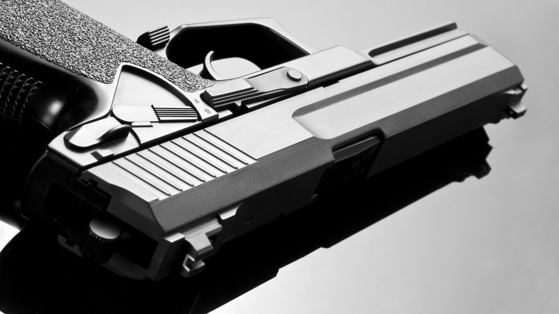 铁血雄鹿用窒息防守绞杀老鹰，关键先生乔治·希尔成胜负手