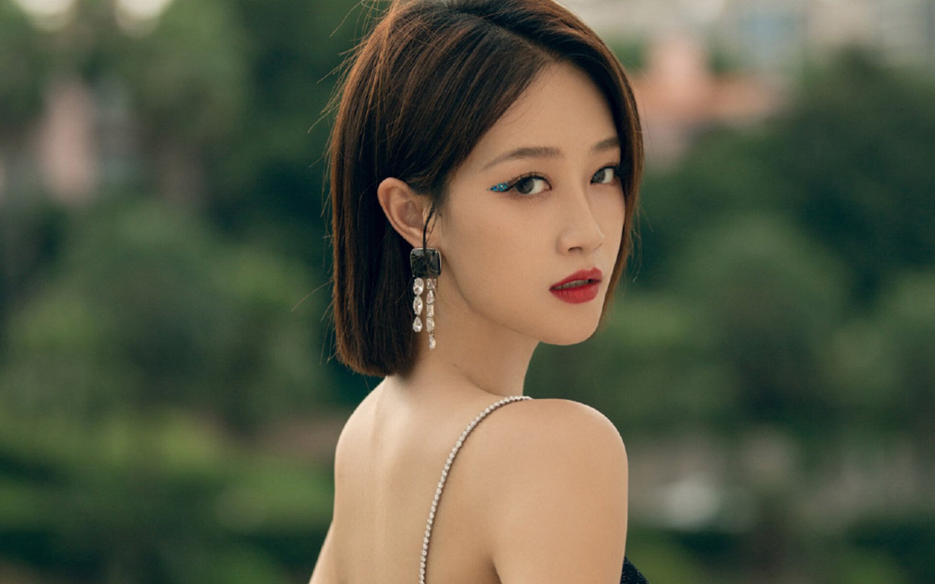 安菲尔德沉没之夜，阿劳霍82分钟绝杀，拉齐奥末节带走红军