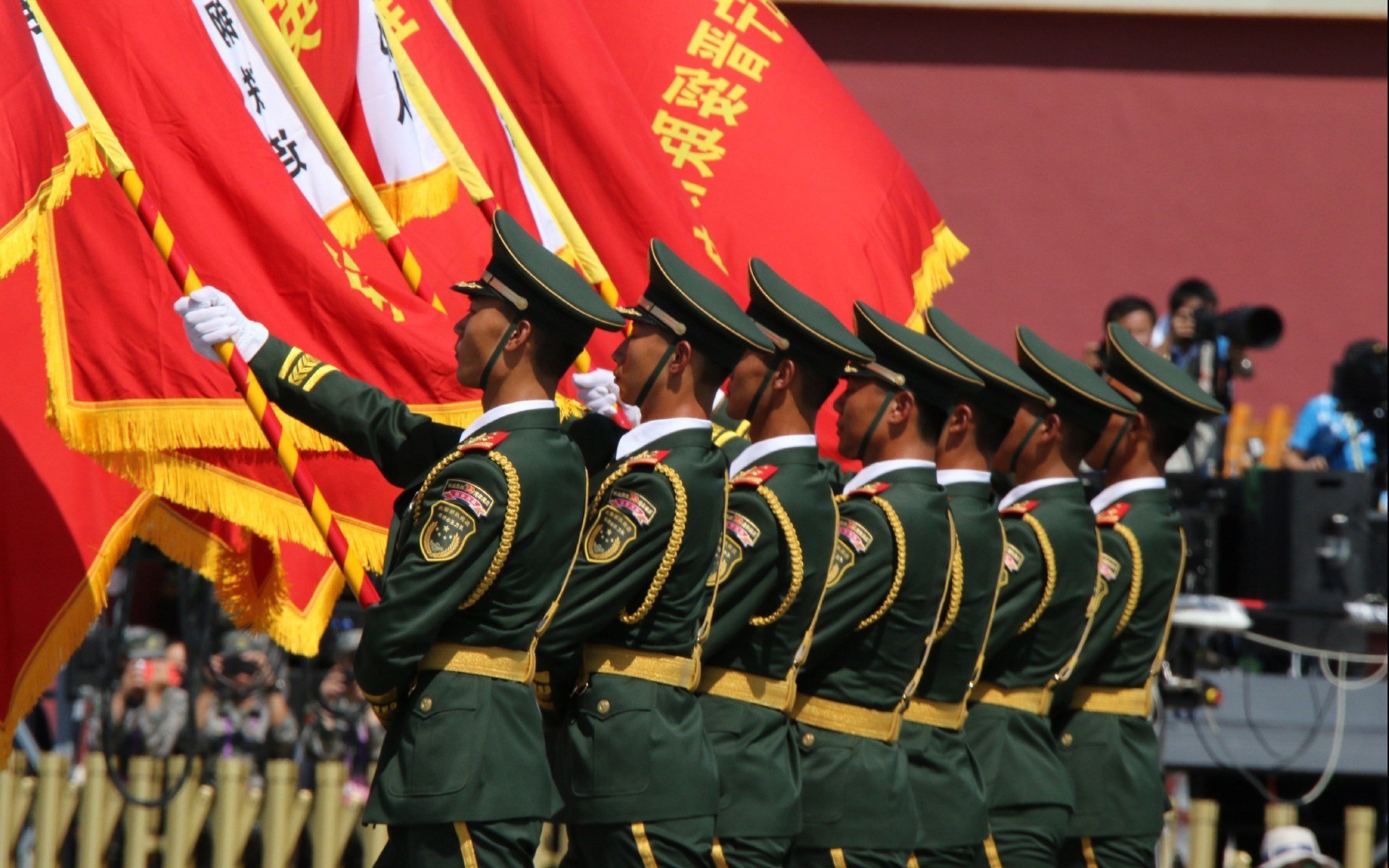 巨人之战,贝蒂斯对阵马德里竞技,隐形杀手帕尔默如何证明自己是硬仗之王