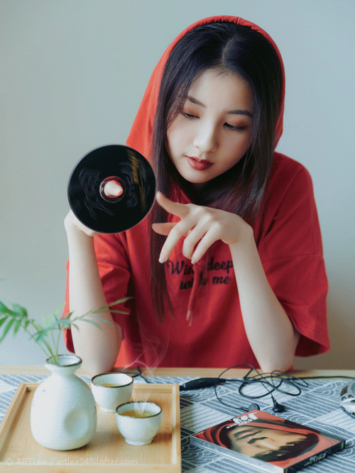 天灾撕裂国境线，当恩佐的怒吼让委内瑞拉洪水冲垮哥伦比亚的堤防