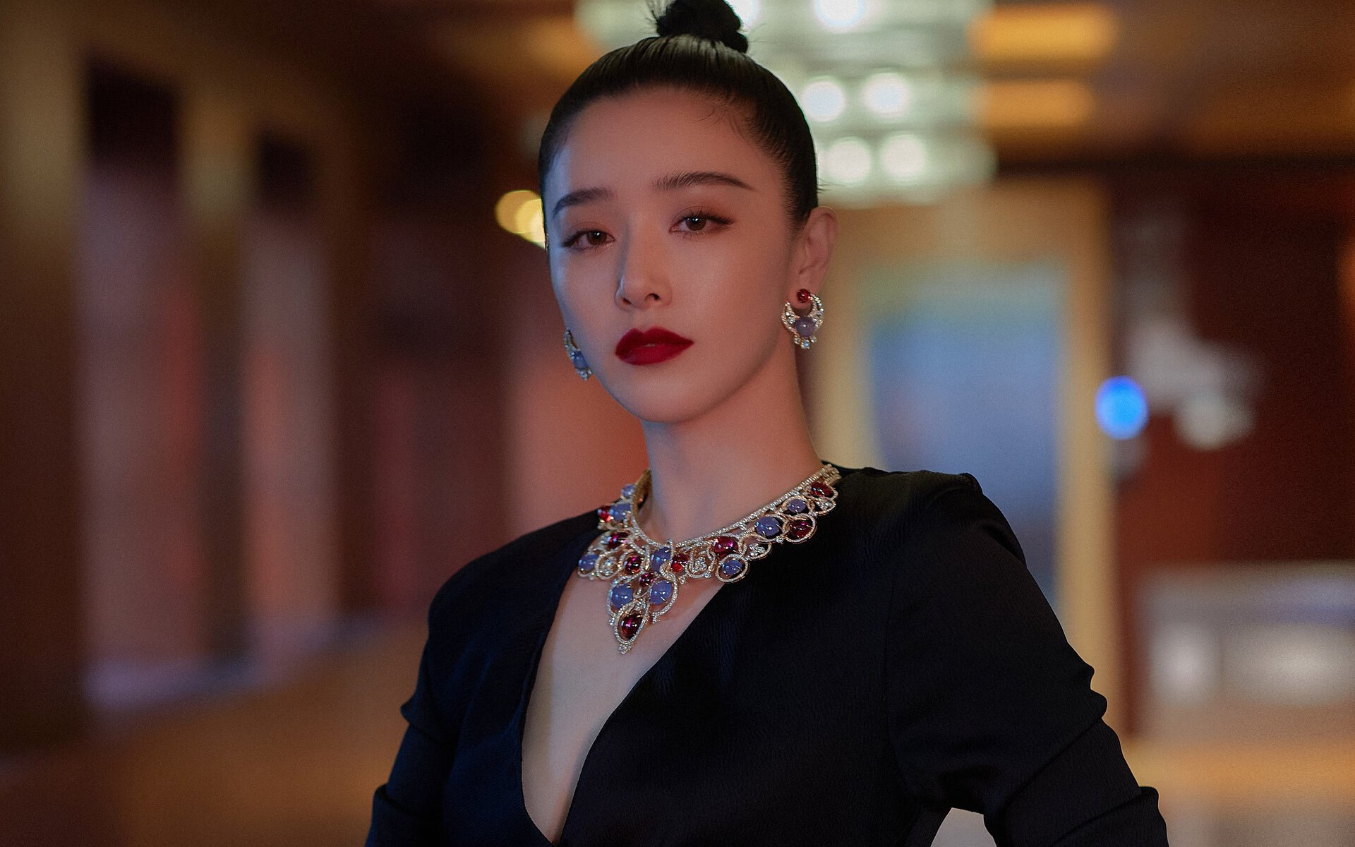 引擎轰鸣与篮网翻飞，双线焦点下的速度与力量之战