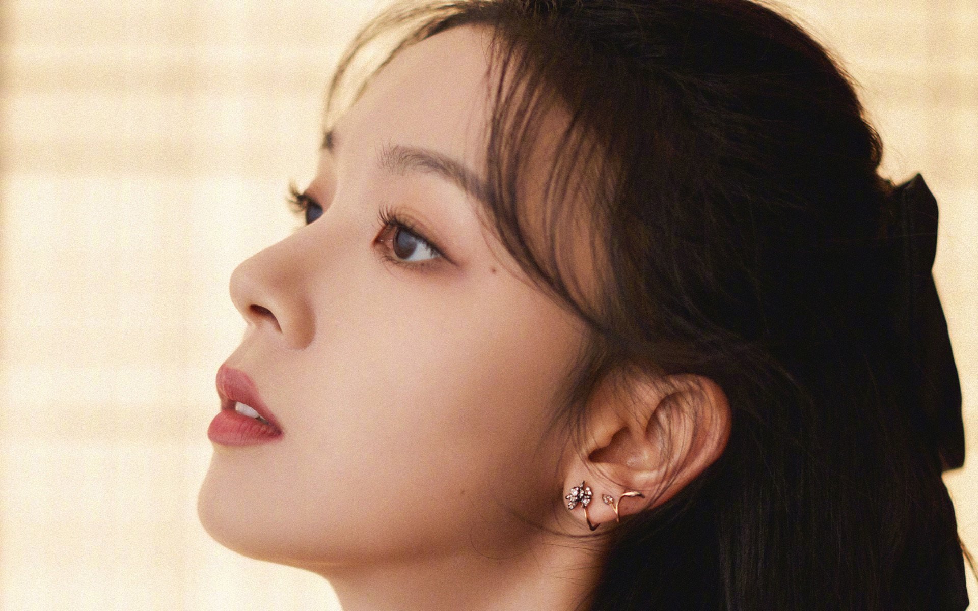 开云体育在线-绿茵与硬木的双线叙事，解析皇马拜仁的欧冠权谋，以及篮网背水一战的雷霆突围