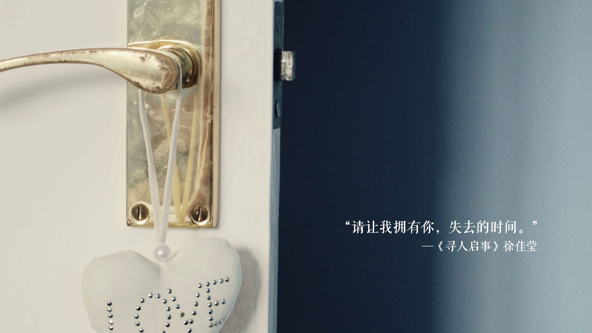 首先,我们来扩展思维,构思一个既抓人眼球又点明核心反转的标题